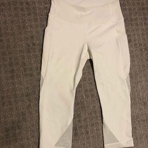 White Lululemon Mesh 1/2 Leggings w/ Pockets